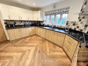 Kitchen- click for photo gallery